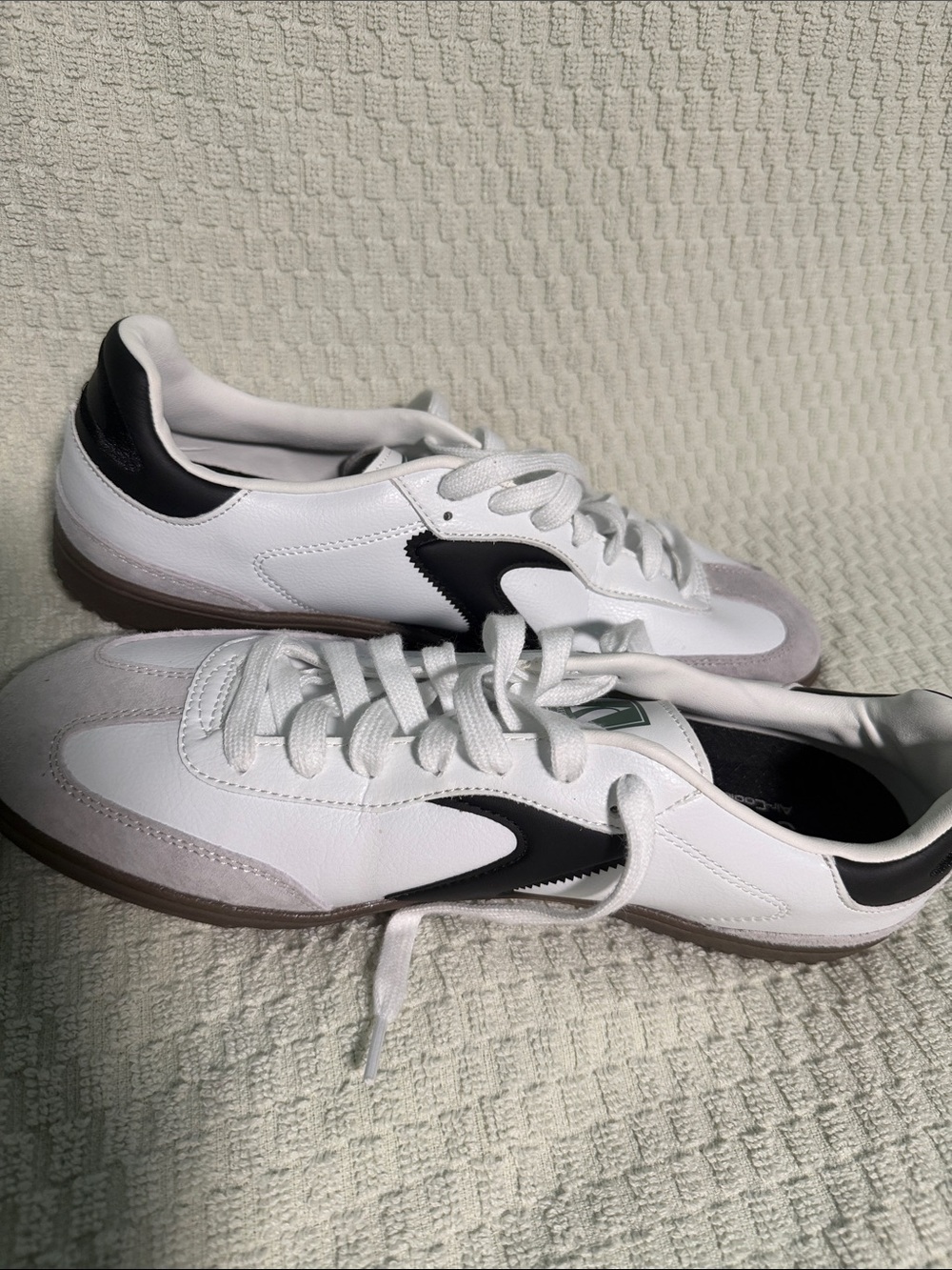 Skechers White and Black Low-Profile Lace-Up Sneakers